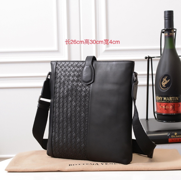 ボッテガヴェネタバッグ背面デザイン